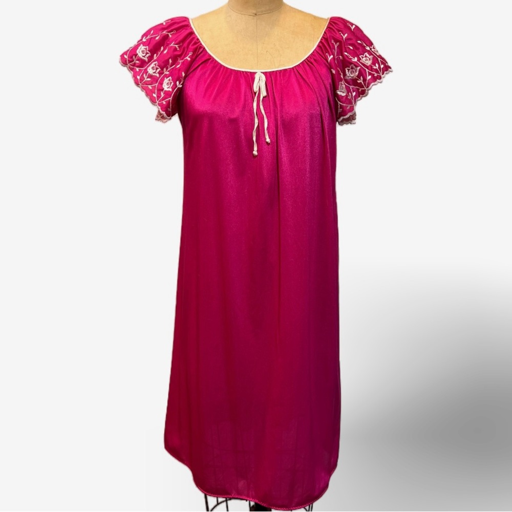 VINTAGE‎ fuschia hot pink embroidered silky nightgown flutter sleeves midi 80s